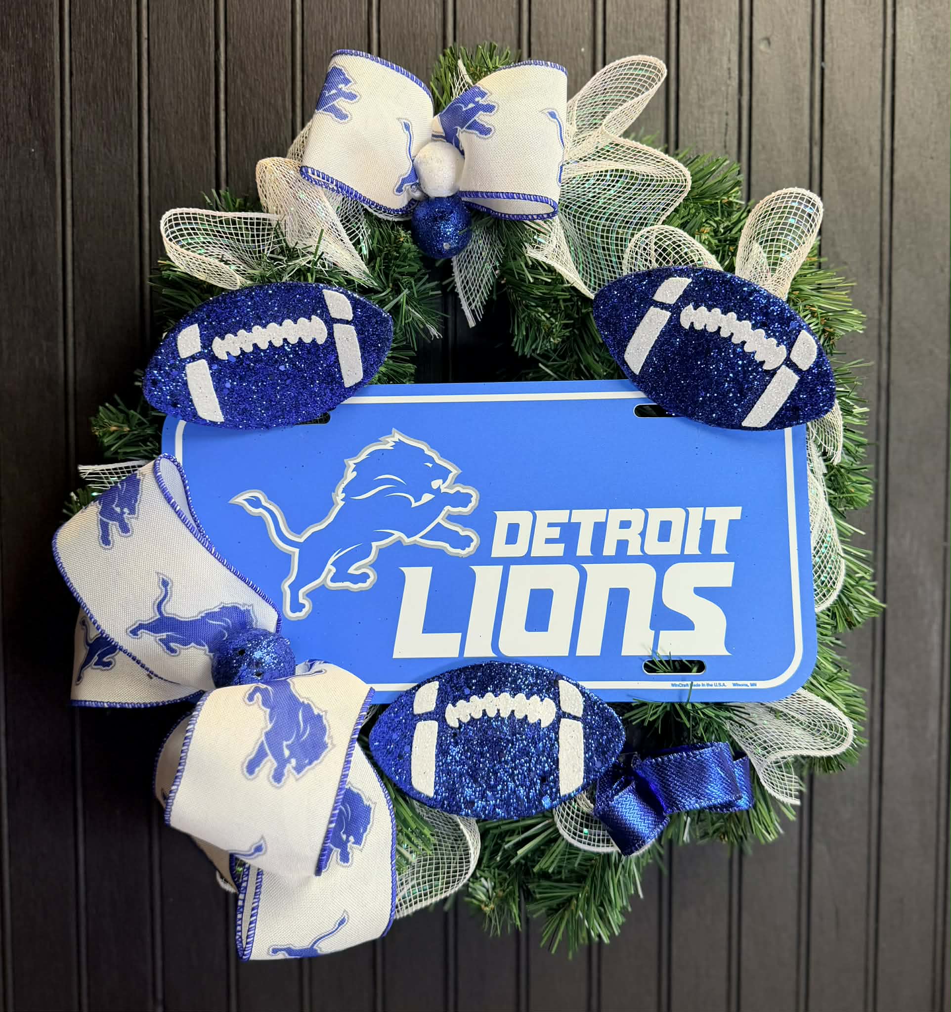 Detroit Lions 18" Football Wreath