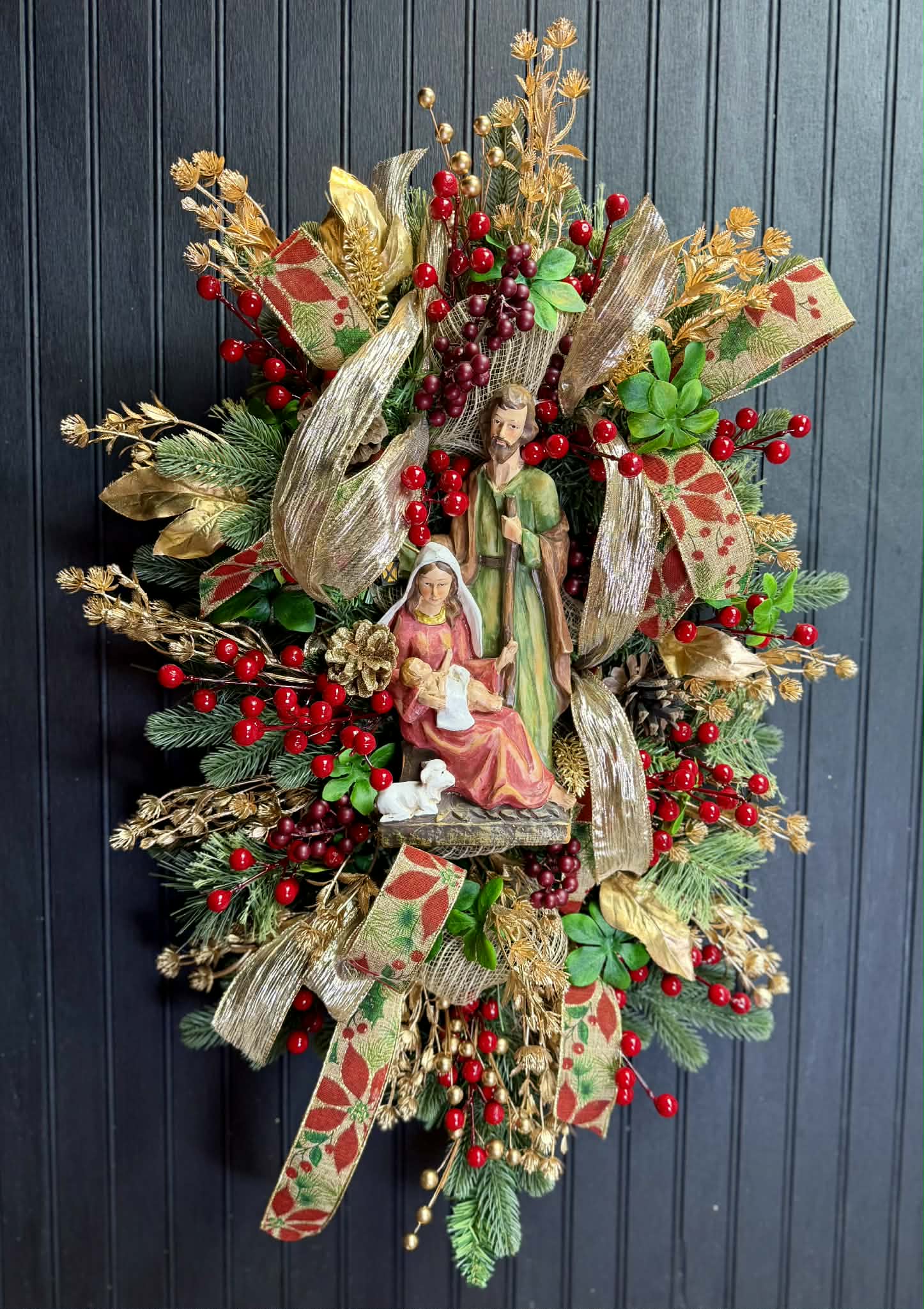 Jesus, Mary and Joseph Christmas Winter 30" Swag