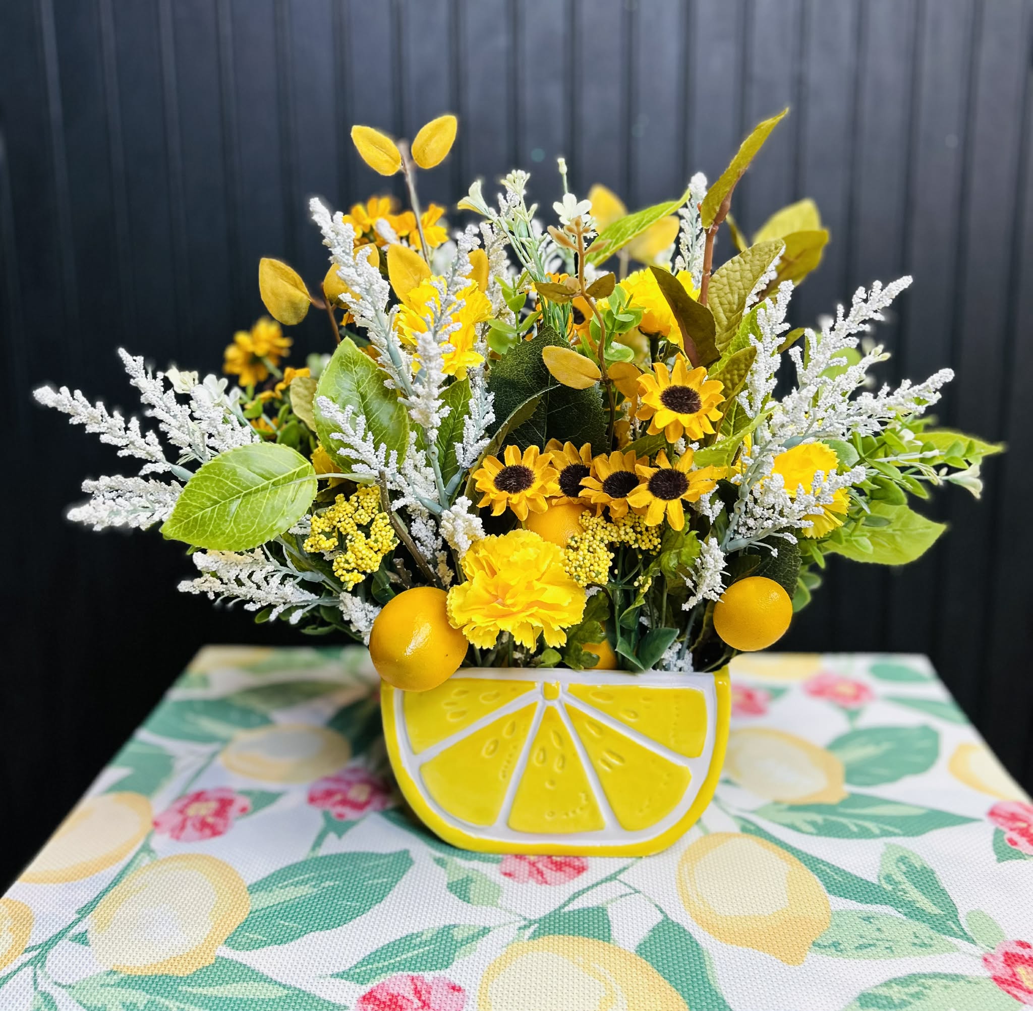 Lemon Delight Centerpiece