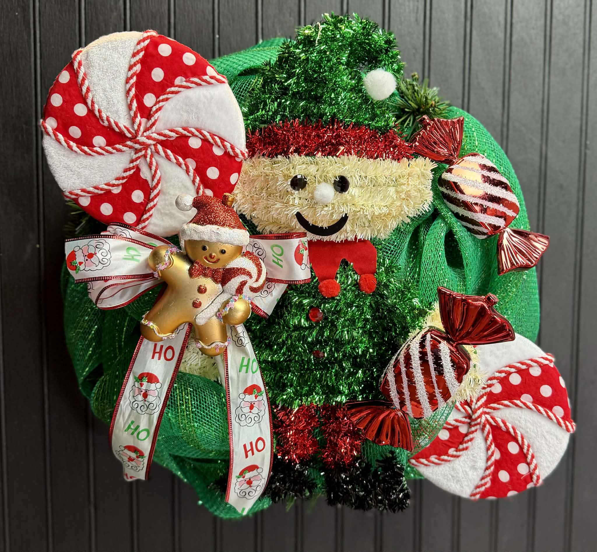 Red and Green Elf with Candy 18" Wreath
