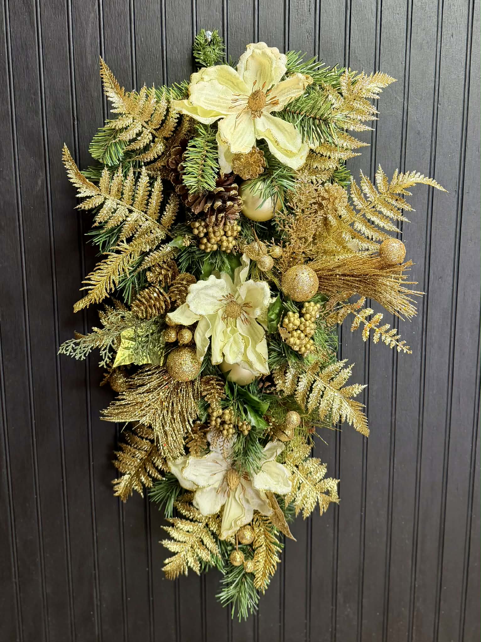 Champagne Poinsettia Winter 30" Swag